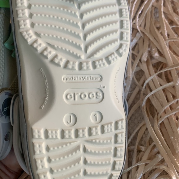 CROCS Mandalorian Grogu classic clog J1 - Picture 7 of 7